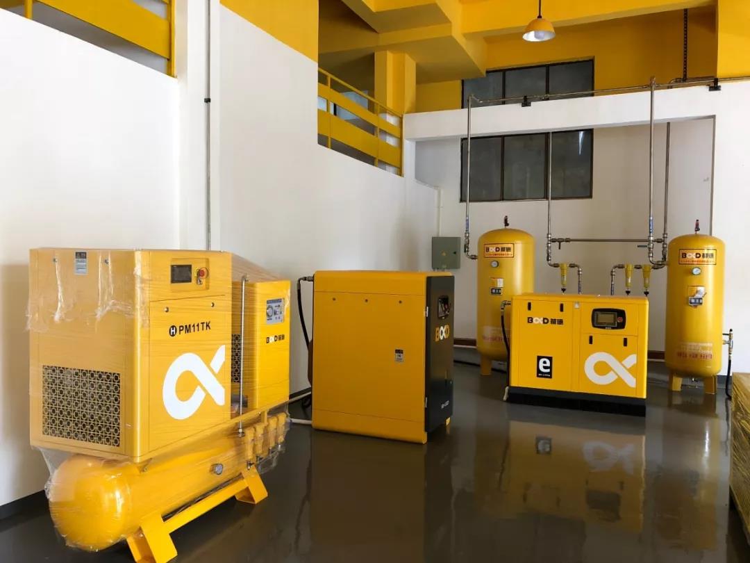 葆德空壓機(jī)安裝演示2.jpg 葆德空壓機(jī)安裝演示2.jpg